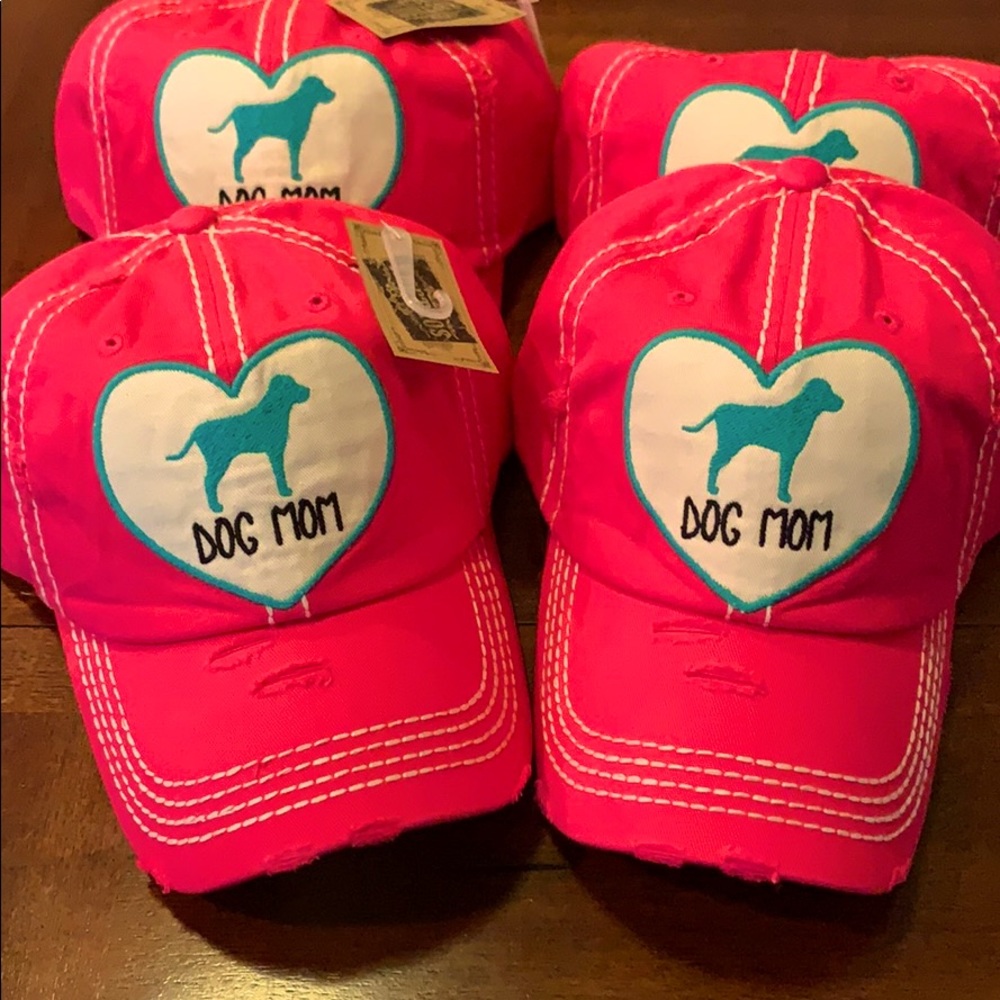 NWT Distressed Dog Mom ballcap cuteness!